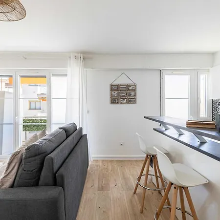 Charming A C 1br 4p - Apartment